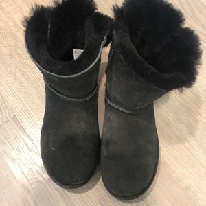 Black Bailey short ugh boot. Sz 7
